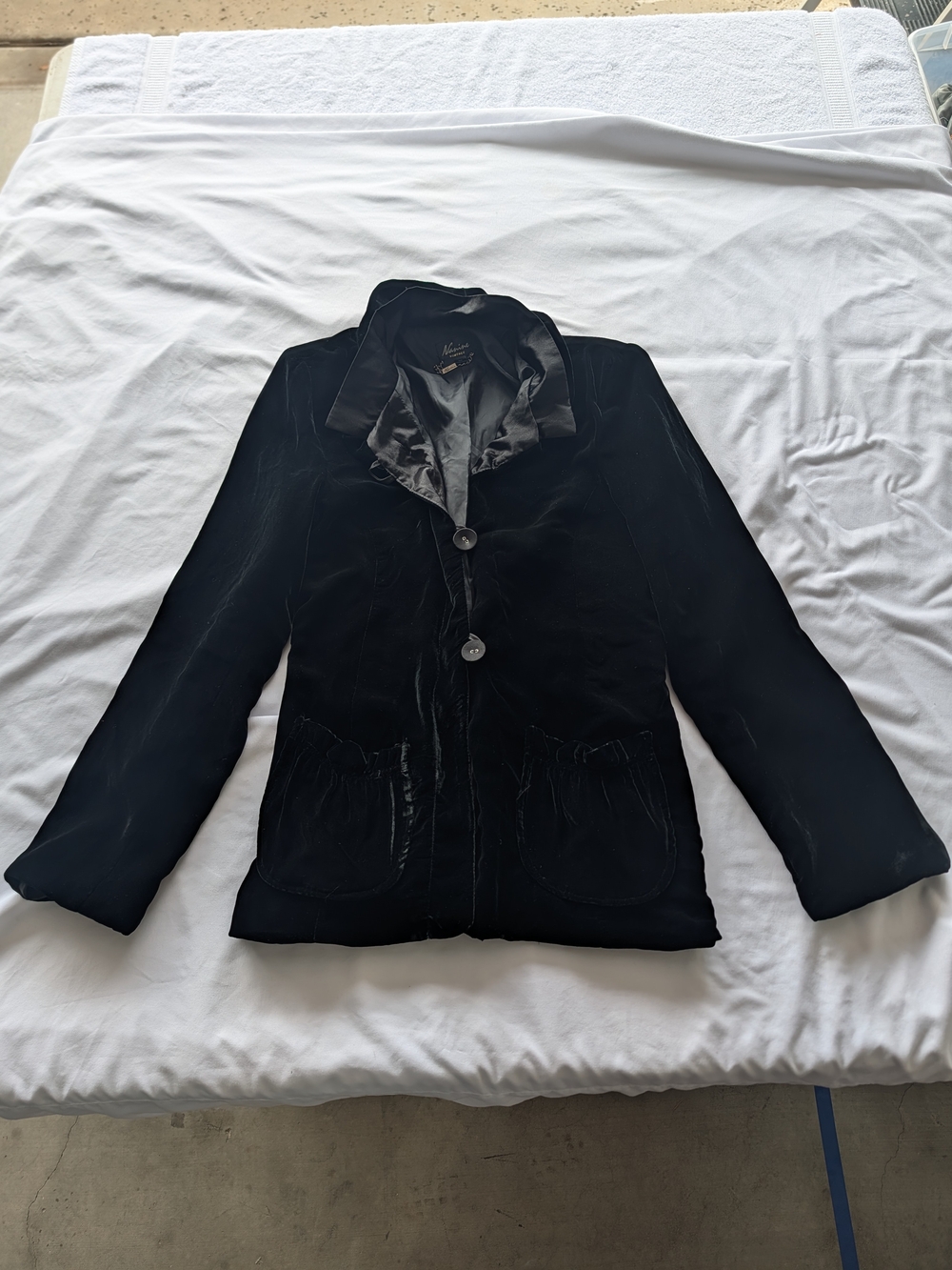 Black Women's Velvet Jacket with Satin Collar